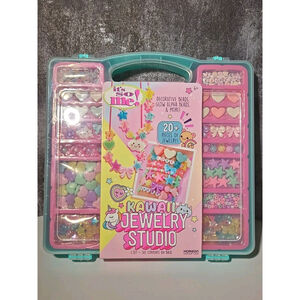 It's So Me! Kawaii Jewelry Studio Kit - Storage Case/300+ Beads/Thread/Cord(161)